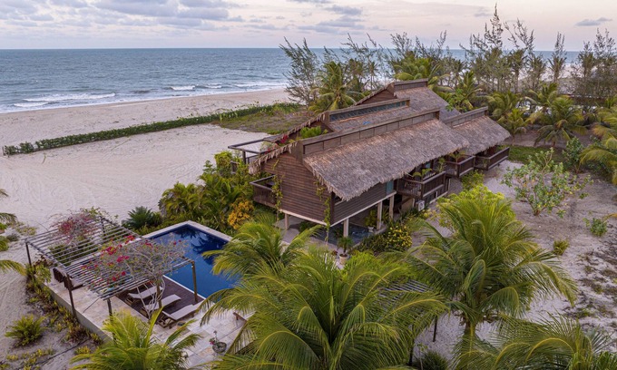 Jijoca de Jericoacoara Villa | Stunning luxury rental in an idyllic ocean-front setting on Prea beach,