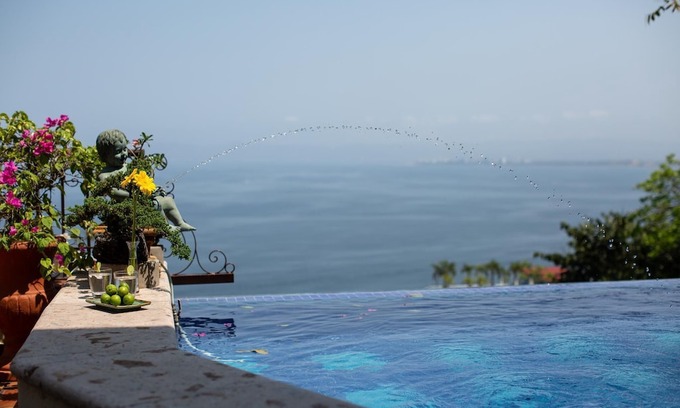 Conchas Chinas Villa | Stunning luxury Villa Casa Higuera with Espectacular Views of the Ocean