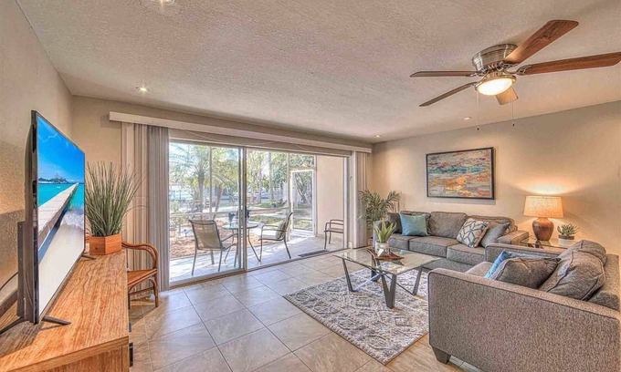 Sanibel Villa | Stunning Luxury villa "Sandpiper" across the street from the beach!
