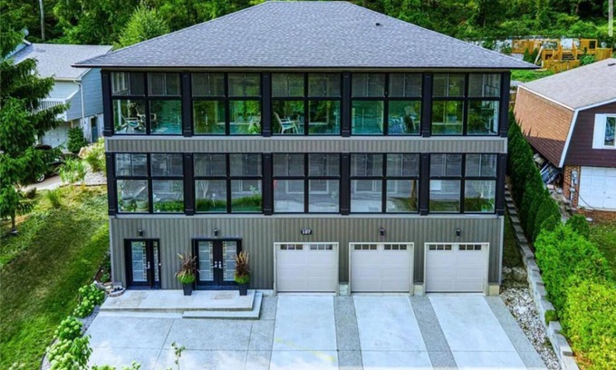 York - Haig House | Stunning Mansion in Niagara