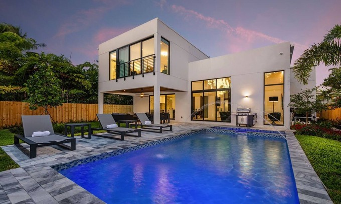 Poinsettia Heights House | Stunning Modern Luxury in Fort Lauderdale w Heated Pool & Spa, Minutes to Beach