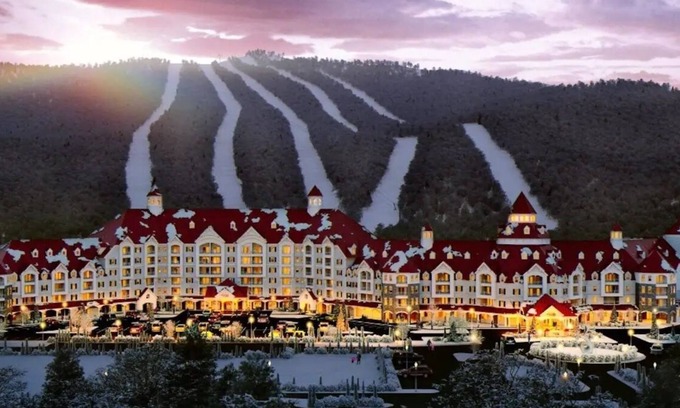 Campton Ski Chalet | Stunning Mountain Retreat in Campton, Perfect for Skiing and Year-Round Fun by RedAwning