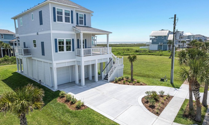 Galveston House | Stunning New Beach House in Pointe West, Galveston. Amazing Gulf Coast Views!