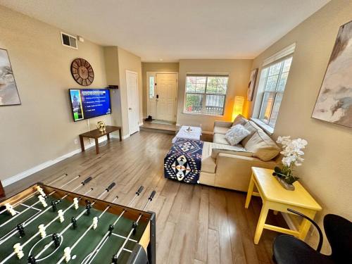 Santa Clara Villa | Stunning Oasis Retreat Pool Hot Tub SF Bay