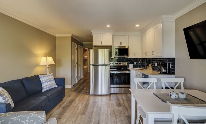 Hilton Head Island Condo | Stunning Oceanside Villa! Steps from the Beach
