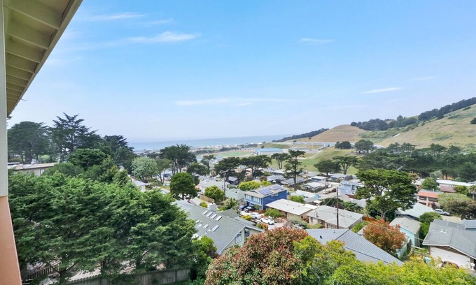 Sharp Park House | Stunning Ocean Mountain View Near SF+Beach 2Suites