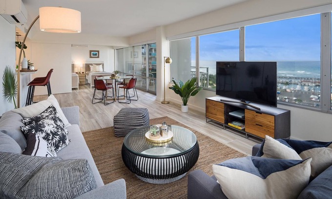 Waikiki Condo | Stunning Ocean View 2bed/2bath Ilikai Suite #1310