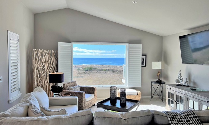 Washington Condo | Stunning Ocean View ~ Saltwater Pool ~ Hot tub ~ 2BR/2 Bath