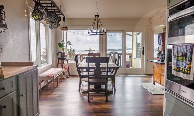 Sitka House | Stunning Ocean View Vacation Home with 4 Bedrooms, 2.5 Bathrooms