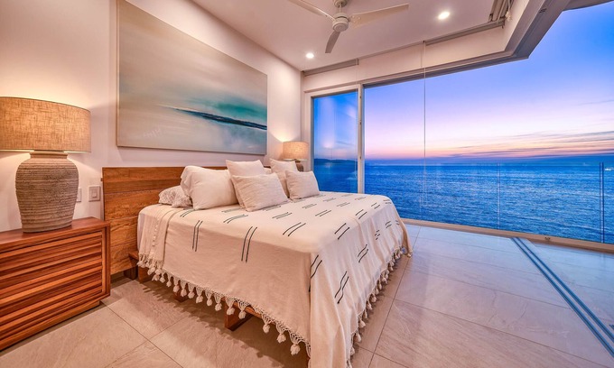 South Shore Hotel Area Apartment | Stunning Oceanfront Condo at Orchid by Maxwell