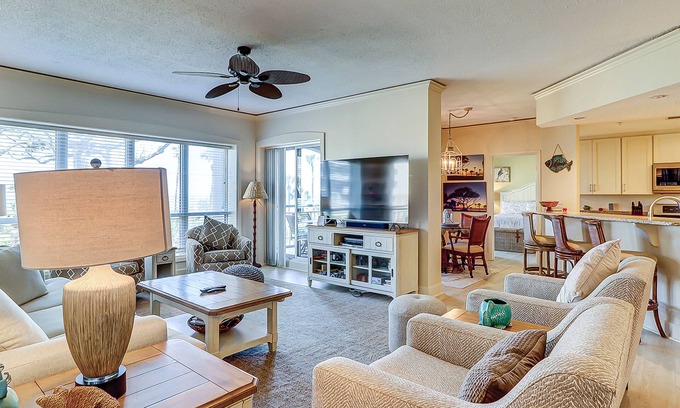 Palmetto Dunes Condo | Stunning oceanfront villa with WiFi, pool & hot tub, private balcony
