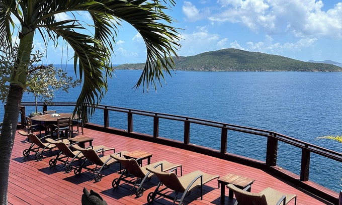 Peterborg Villa | Stunning, Oceanfront Villa on 1.5 very private acres, just minutes to Magens Bay