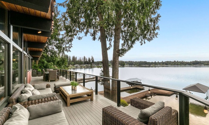 Lake Goodwin House | Stunning Pacific Northwest Lakehouse on 100' waterfront near Seattle!