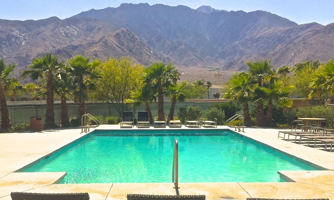Palm Springs Villa | Stunning Palermo One-Bedroom Villa