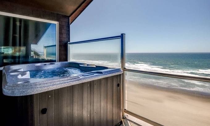 Nelscott House | Stunning Panoramic Ocean Views From Penthouse Suite w/ Hot Tub, Soaking Tub, Pet Friendly, Fireplace