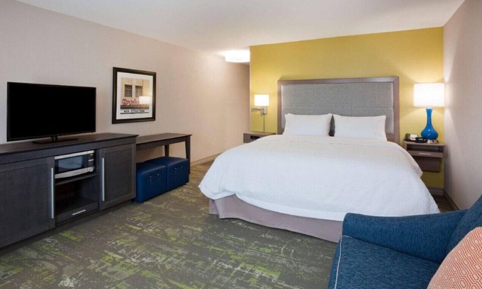 Sioux City House | Stunning Pet-Friendly Room W/ Homelike Comforts