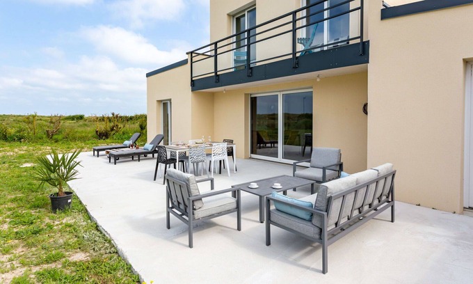 Bretteville-sur-Ay House | Stunning private villa for 4 people with WIFI, TV, terrace and parking