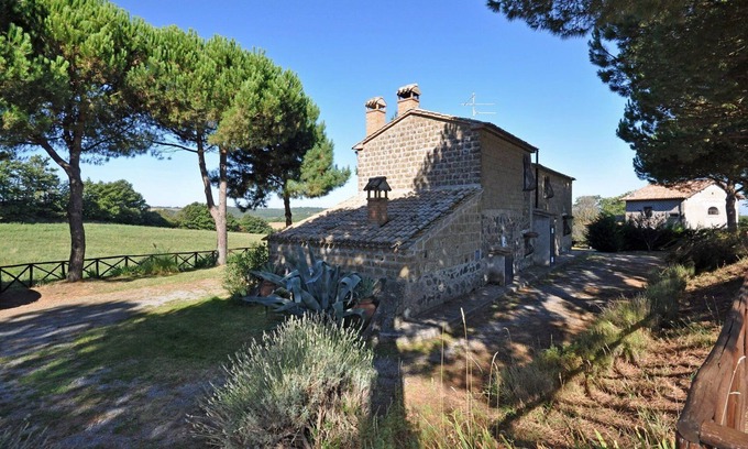 Orvieto Villa | Stunning private villa for 9 people with private pool, WIFI, TV, pets allowed and panoramic view