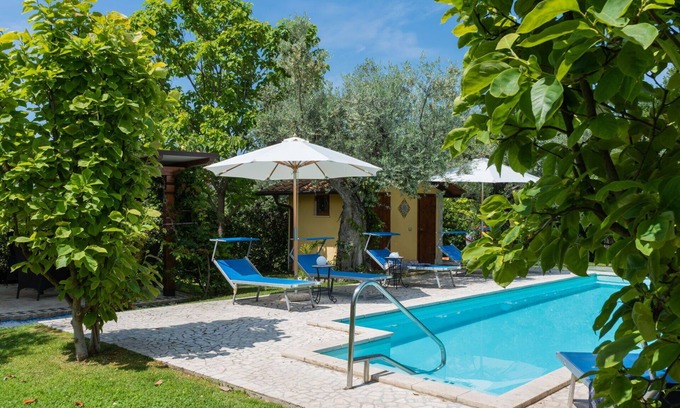 Fara in Sabina House | Stunning private villa for 6 guests with WIFI, A/C, private pool, TV and patio