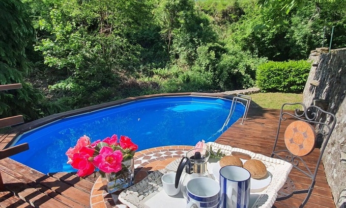 Casoli Villa | Stunning private villa for 7 guests with WIFI, private pool, TV, terrace and pets allowed