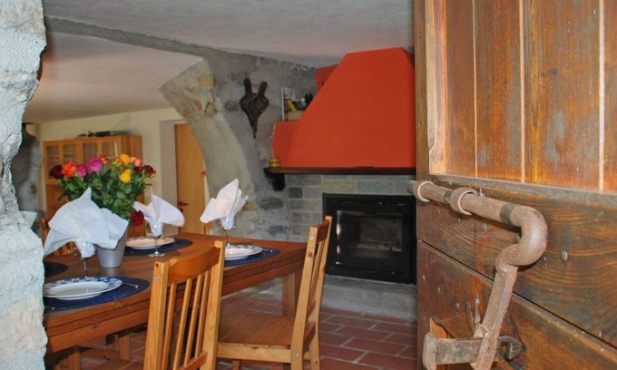 Negrentino House | Stunning private villa for 5 people with WIFI, TV, patio, pets allowed, panoramic view and parking