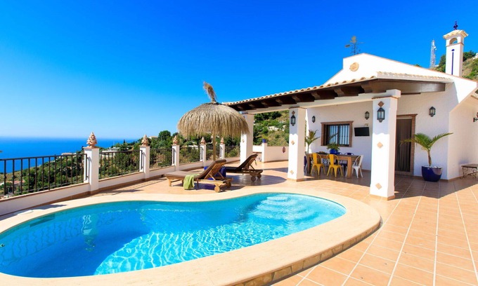 Almunecar Villa | Stunning private villa for 5 people with A/C, WIFI, private pool, TV, terrace and parking
