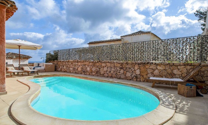 Abbiadori Villa | Stunning private villa for 10 guests with WIFI, A/C, private pool, TV, terrace and parking