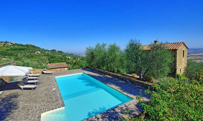 Montalcino Villa | Stunning private villa for 8 guests with private pool, WIFI, patio, panoramic view and parking