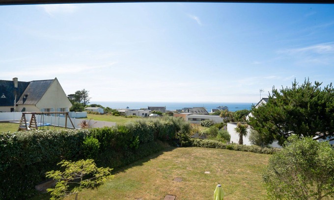 Plouarzel House | Stunning private villa for 10 people with WIFI, TV, terrace, pets allowed and parking
