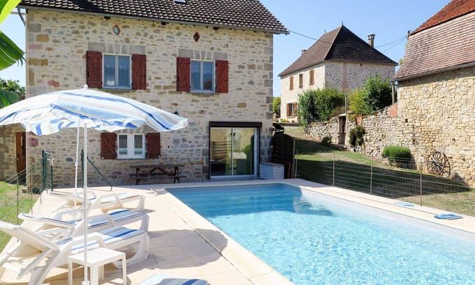 Loubressac Villa | Stunning private villa with A/C, private pool, TV, terrace, pets allowed, panoramic view, parking