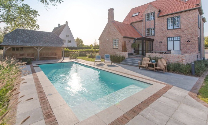 Zandvoorde Villa | Stunning private villa for 14 people with private pool, WIFI, TV, terrace and panoramic view