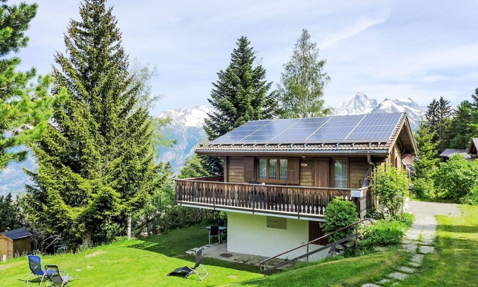 Buerchen House | Stunning private villa for 6 guests with TV, patio, pets allowed, panoramic view and parking