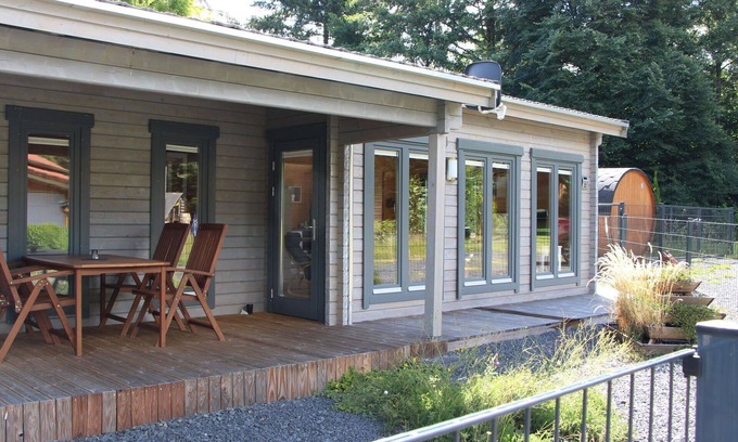 Alpenrod House | Stunning private villa for 4 people with TV, terrace and parking