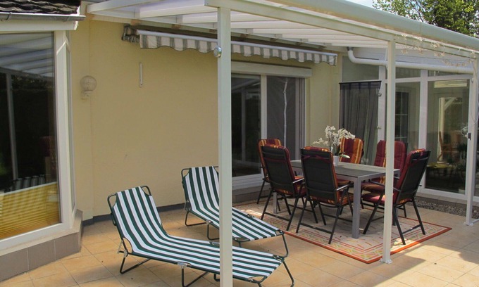 Godern House | Stunning private villa for 6 guests with WIFI, TV, terrace and parking