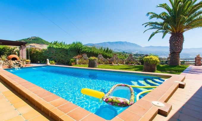 Motril Villa | Stunning private villa for 4 guests with private pool, A/C, WIFI, TV and terrace