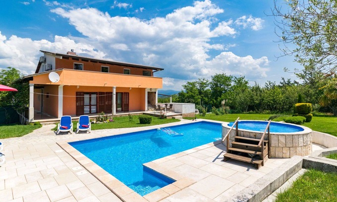 Rakotule House | Stunning private villa for 10 guests with private pool, WIFI, A/C, TV, terrace and pets allowed