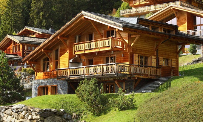 Ollon House | Stunning private villa for 8 people with WIFI, hot tub, TV, terrace, pets allowed and parking