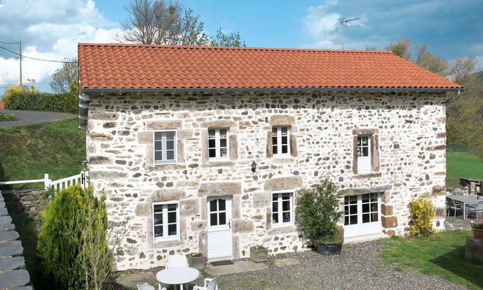 Chamalieres-sur-Loire House | Stunning private villa for 6 people with WIFI, TV, terrace and pets allowed