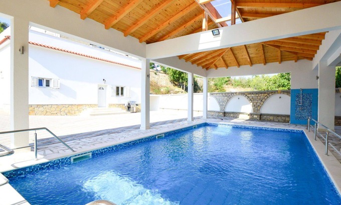 Zaton House | Stunning private villa for 14 people with WIFI, hot tub, private pool, A/C, TV, terrace and park.