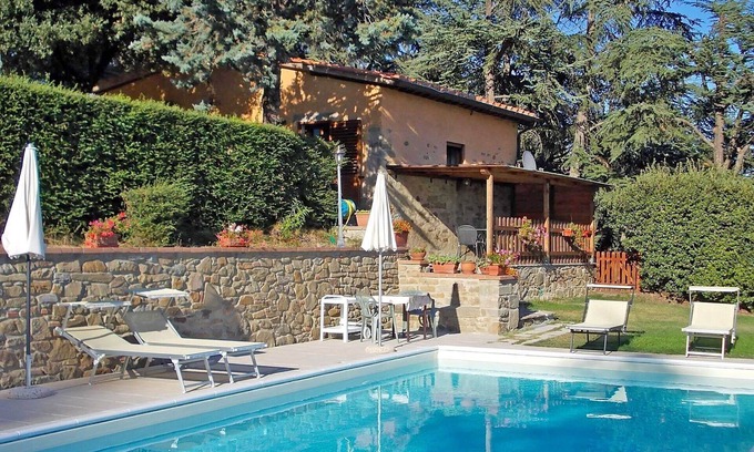Cortona House | Stunning private villa with WIFI, pool, TV, terrace, pets allowed, panoramic view and parking