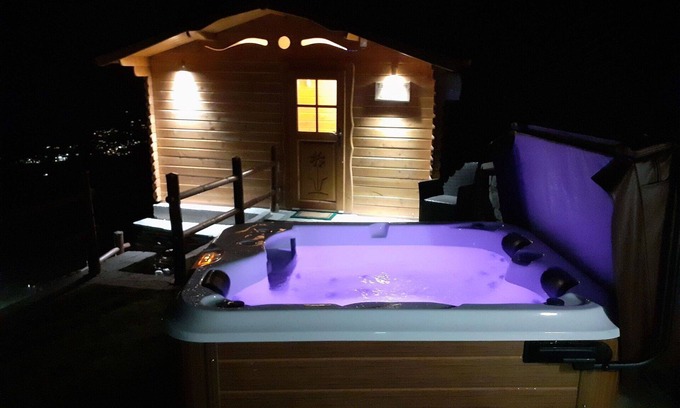 Sorico House | Stunning private villa for 4 guests with hot tub, TV, patio, pets allowed and parking