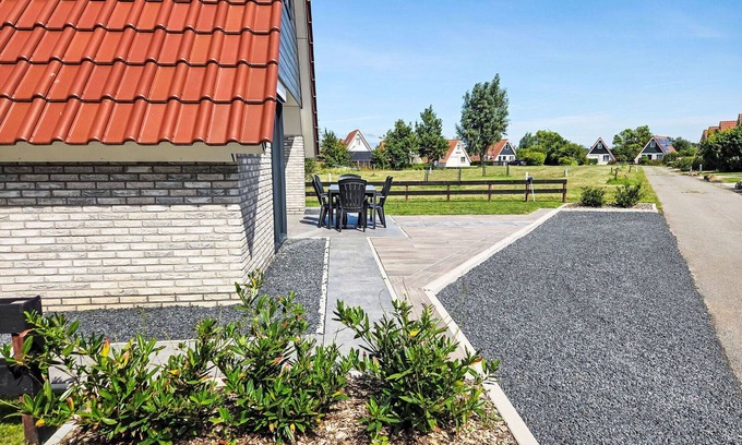 Den Oever House | Stunning private villa for 6 people with A/C, WIFI, TV, terrace and parking
