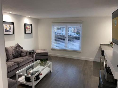 Ayr Apartment | Stunning Refurbished 1 Bedroom, Harbour Apartment.