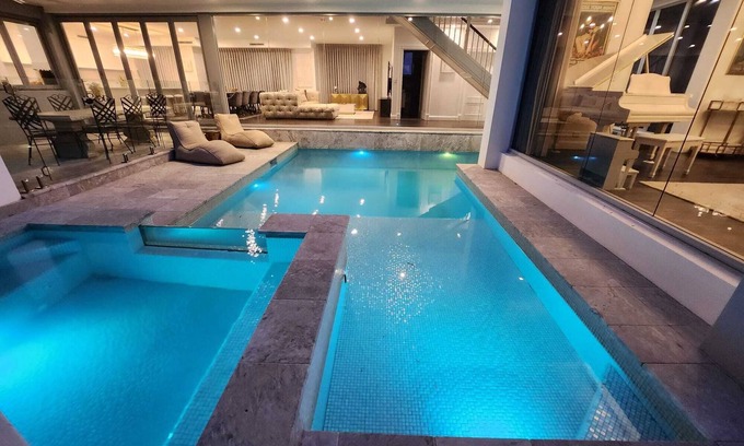 Shell Cove House | Stunning Resort Style Spa & Sauna Retreat (kid friendly) in Shell Cove