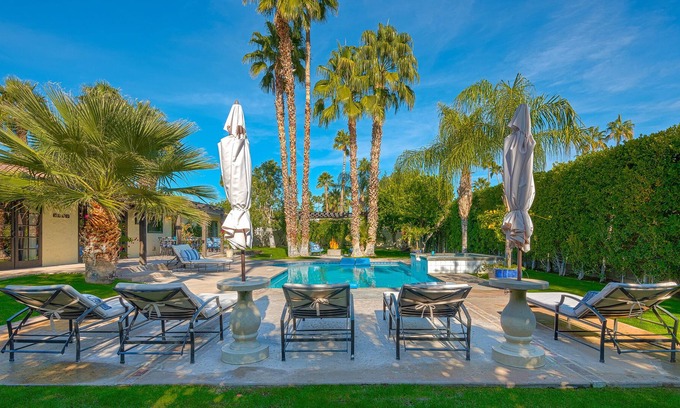 El Mirador House | Stunning Resort Style Oasis! Pool, Hot Tub, Fire Table, & Close to Downtown PS!
