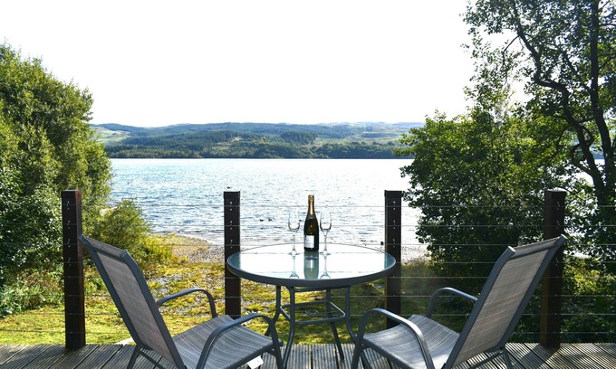 Taynuilt Cabin | Stunning Romantic Lakeside Private Cabin - Hot Tub & Cosy Fireplace