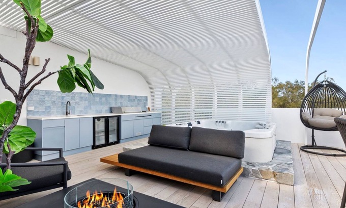 Maroochydore Apartment | Stunning Rooftop Retreat with Private Jacuzzi on the Maroochy River
