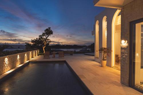 Tanjungbenoa Villa | Stunning Sea Front Villa 4BR Nusa Dua
