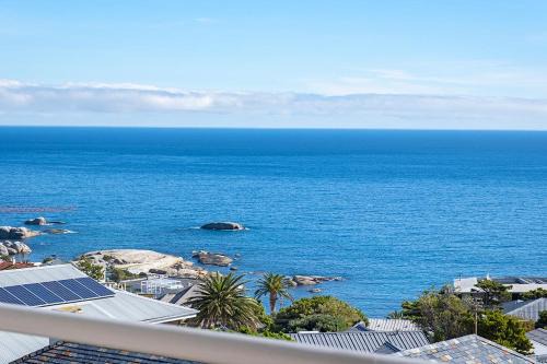 Camps Bay Apartment | Stunning Sea View Apartment - Camps Bay