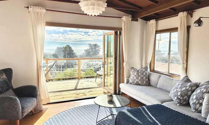 Stinson Beach House | Stunning Sea Views Steps to Stinson Beach + Townn